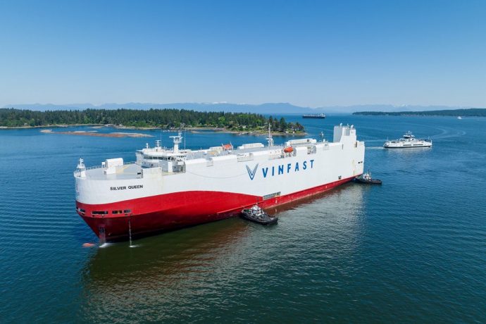 Lô xe VinFast VF 8 đầu tiên cập cảng Canada – Sẵn sàng bàn giao từ tháng 6 tới vf-8-arrival-canada-01.jpeg