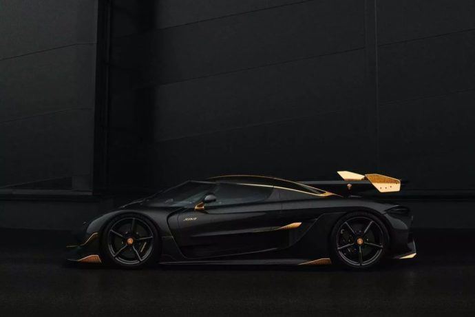 Koenigsegg Jesko độc nhất thế giới nhờ thân xe bằng sợi carbon và mạ vàng 24K koenigsegg-jesko-autodaily-8.jpg