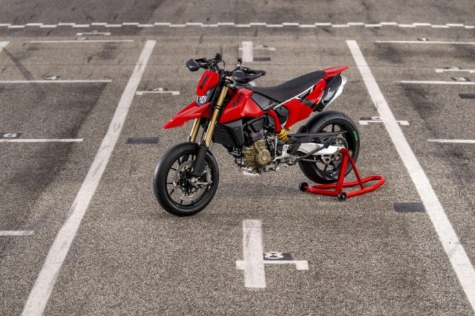 “Soi” Ducati Hypermotard 698 Mono sắp về Việt Nam, giá khoảng 480 triệu Ducati Hypermotard 698 Mono.jpeg