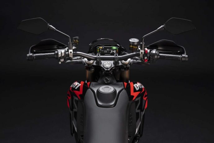 “Soi” Ducati Hypermotard 698 Mono sắp về Việt Nam, giá khoảng 480 triệu Ducati Hypermotard 698 Mono RVE 1.jpg