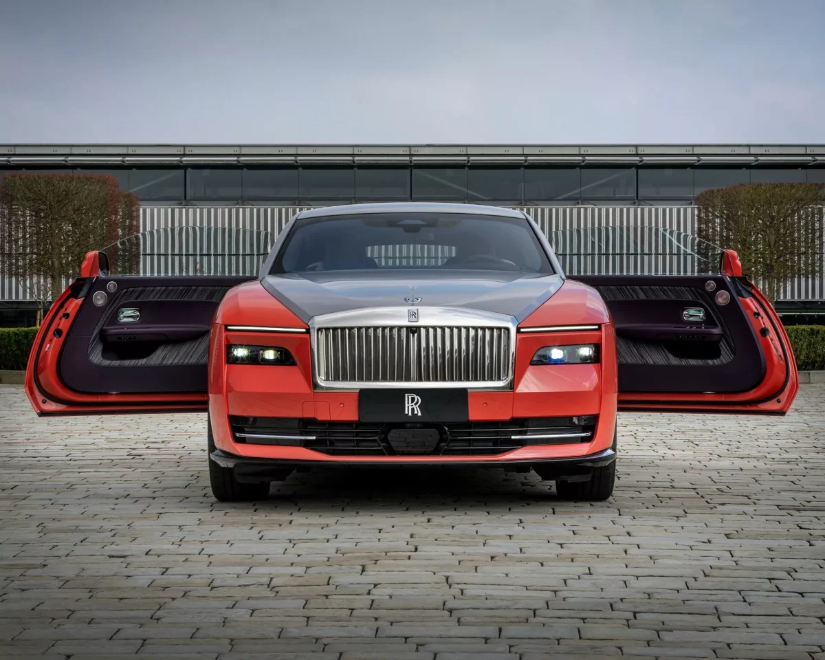 Rolls-Royce trình làng bộ sưu tập xe mới ngay trước triển lãm ô tô Bắc Kinh Rolls-Royce-Spirit-of-Expression-collection-422-15.webp