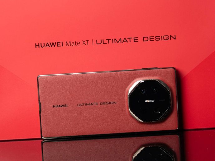 Huawei mate xt gap anh 6